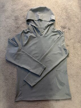 Men’s lululemon athletica Light Gray Hooded Pullover NWOT (never worn)